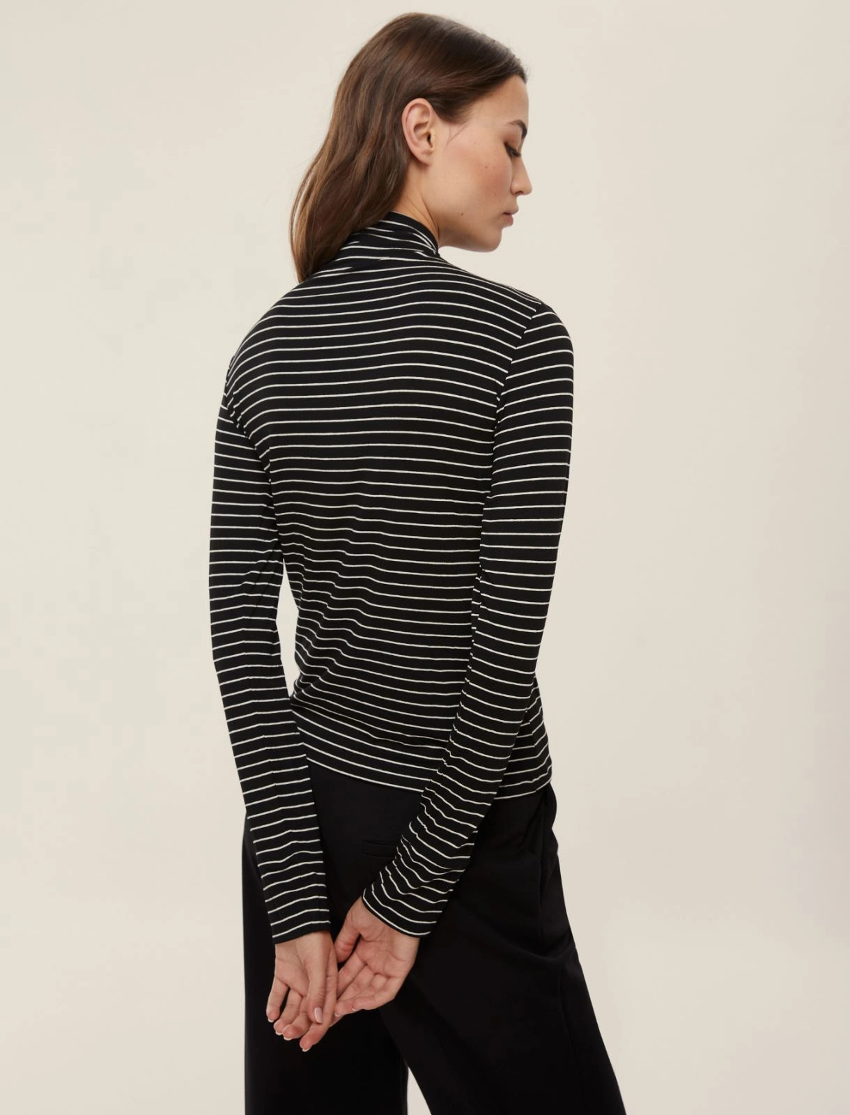 jersey de punto elástico de cuello alto - Imagen 4