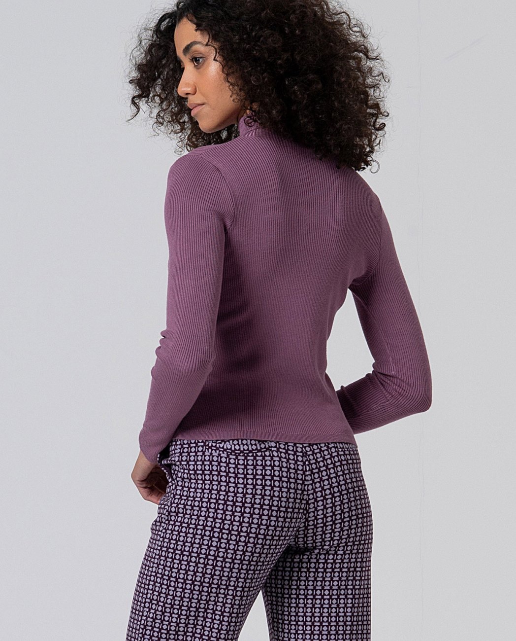 Jersey de canalé con cuello alto - Imagen 2