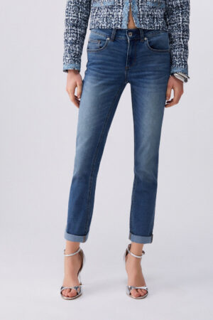 Vaqueros pitillo con vuelta