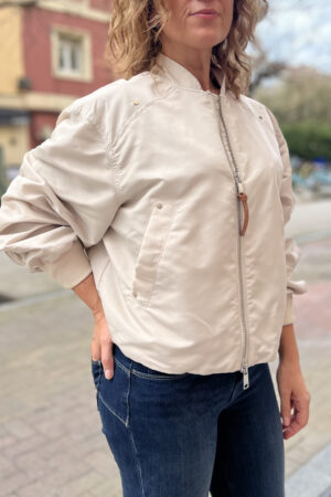 Chaqueta bomber beige