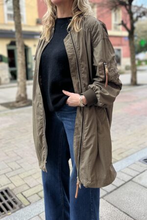 Chubasquero verde caqui