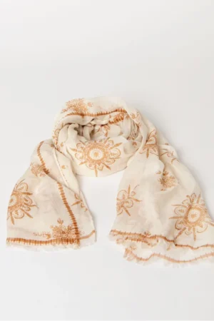 Pañuelo floral desflecado