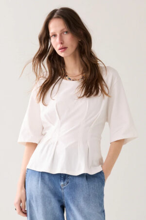 Camiseta con pliegues