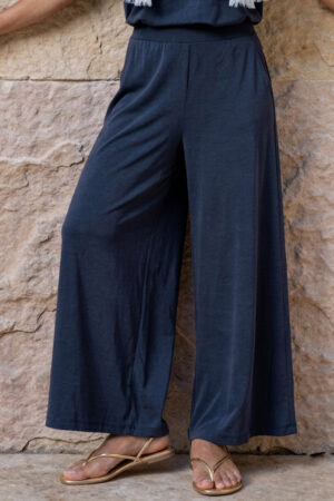 Pantalón amplio con cintura elástica