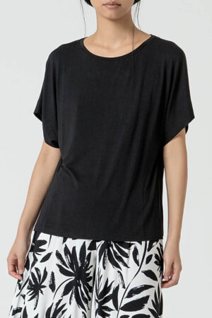 Camiseta oversize escote barco