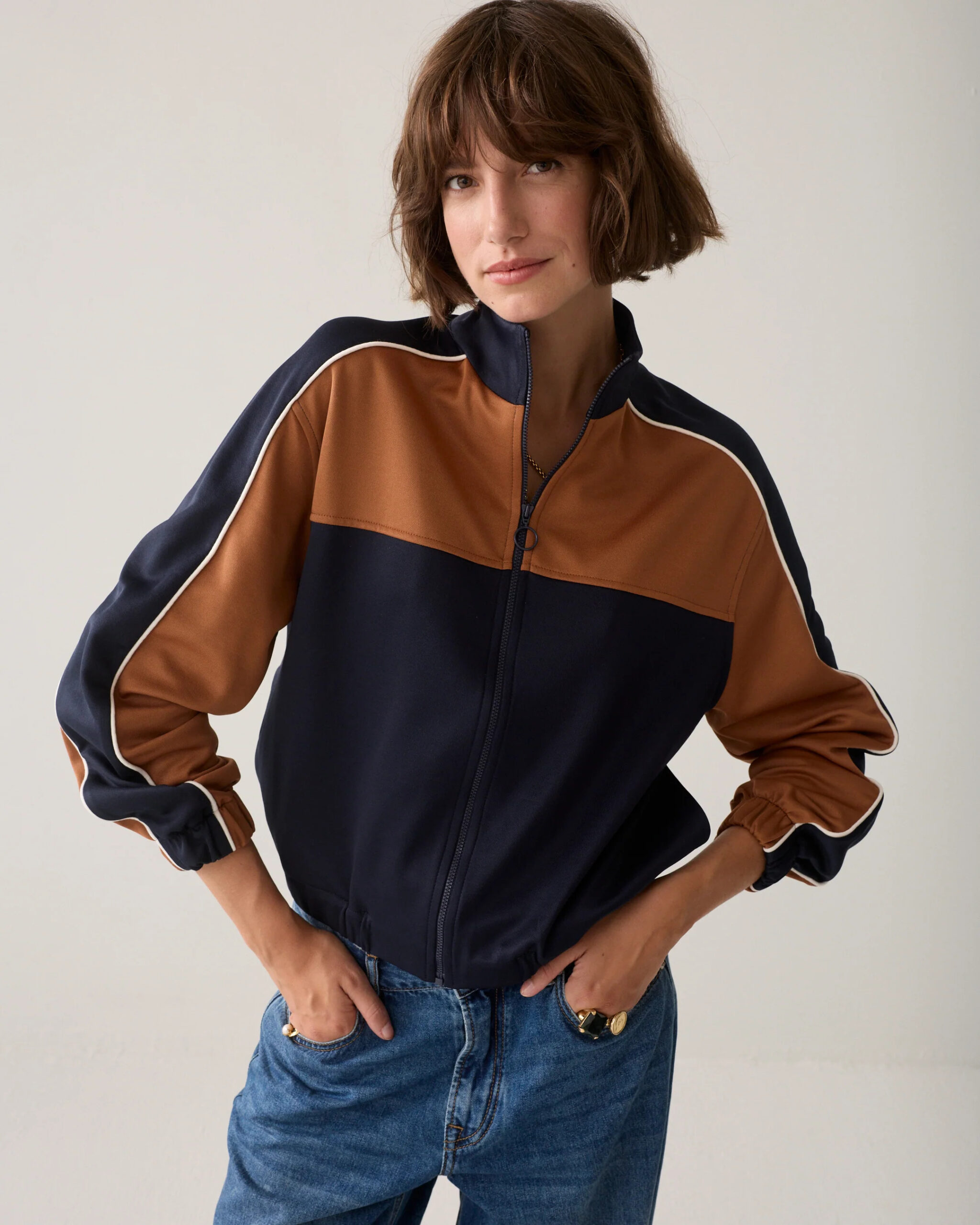 Chaqueta deportiva corta