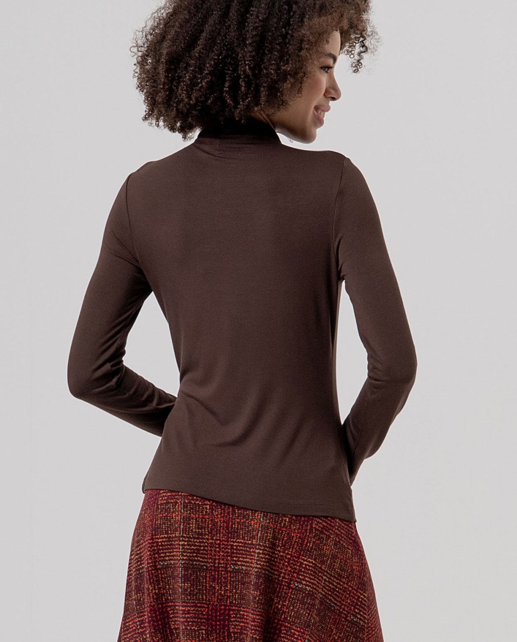Camiseta cuello alto - Imagen 2
