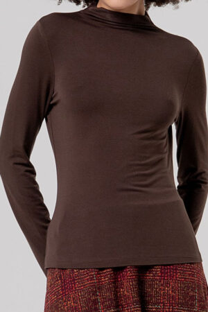 Camiseta cuello alto
