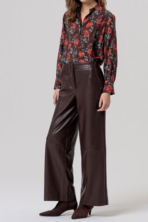 Pantalón ancho efecto piel