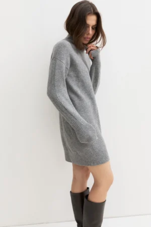 Vestido de punto elástico con lentejuelas